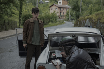 Imagen de La línea invisible (T1): Ep.5 La línea - 3